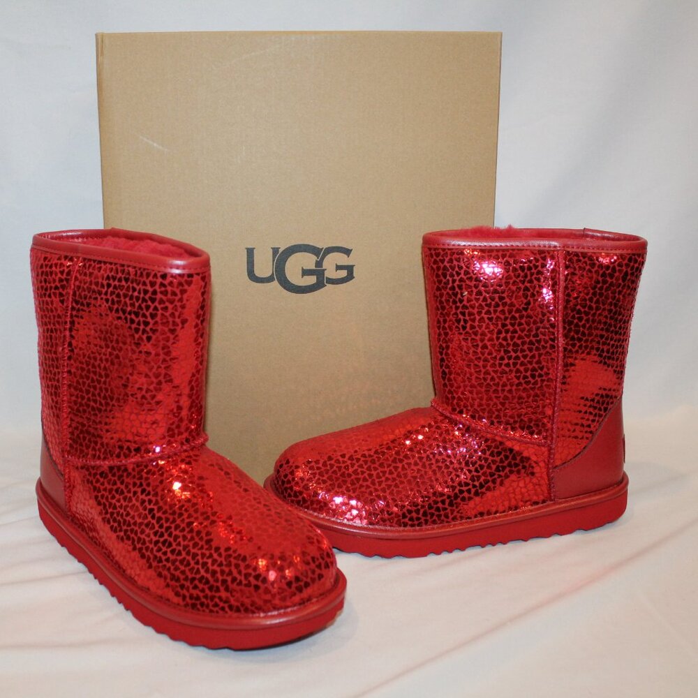 NIB YOUTH 6 WOMEN'S 7.5-8 CLASSIC SHORT RED HEARTS METALLIC WINTER BOOTS‎